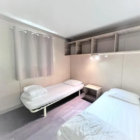 Les Ilots D'or キャンプ場 3*
