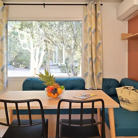 Les Ilots D'or אתר קמפינג 3*